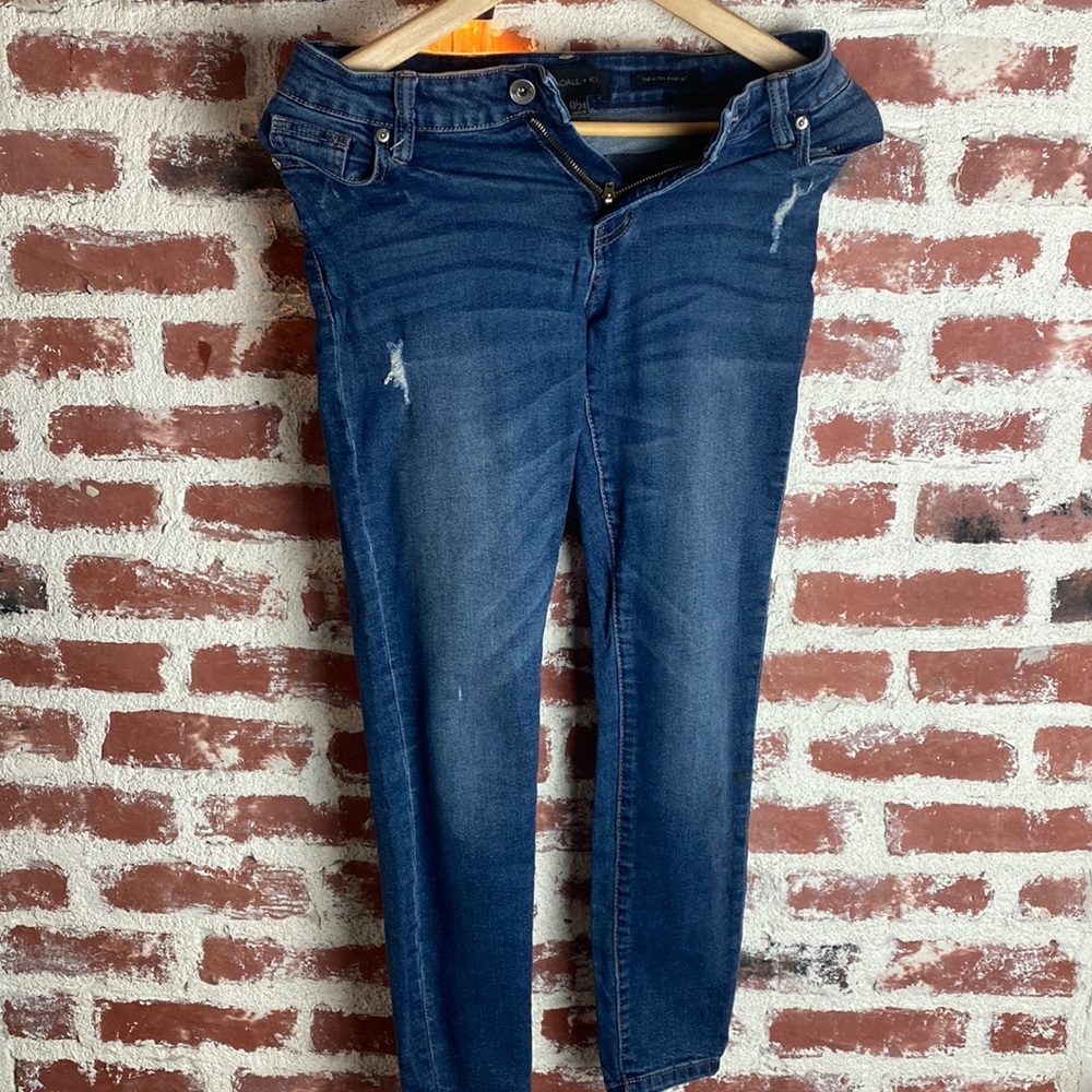 Kendall & Kylie women jeans. The ultra babe skinny. Size: 0/24